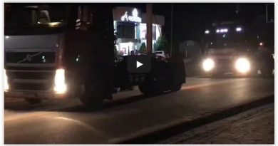 Caminhoneiros realizam carreata em Ipirá; assista vídeos Caminhoneiros realizam carreata em Ipirá; assista vídeos