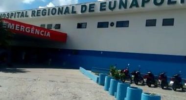 Mulher grávida de gêmeos tem a barriga esfaqueada pelo marido em Eunápolis Mulher grávida de gêmeos tem a barriga esfaqueada pelo marido em Eunápolis